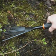 Greblă de grădină în formă de evantai Bradas DE LUXE – 9 dinți, 12 cm